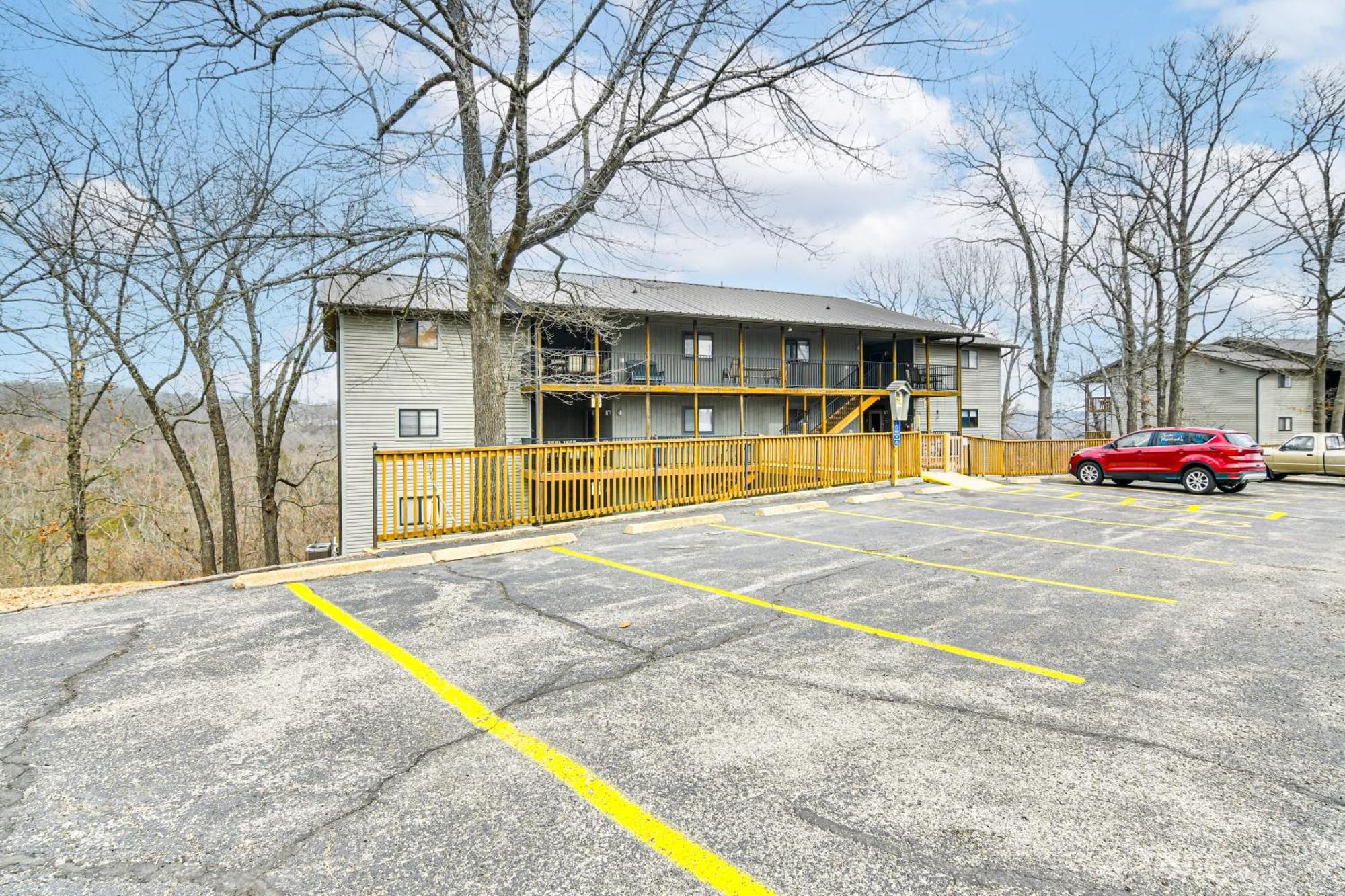 Inviting Branson West Condo With Pool Access Экстерьер фото