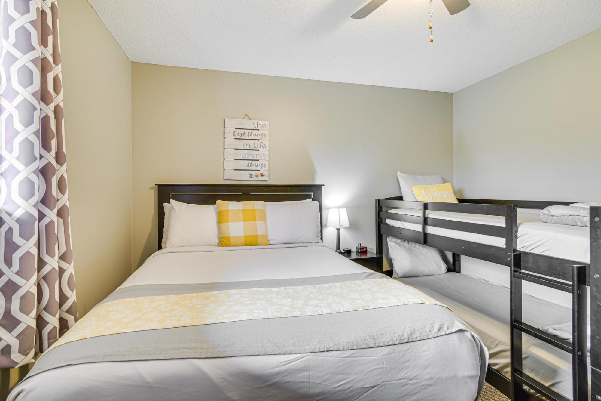 Inviting Branson West Condo With Pool Access Экстерьер фото
