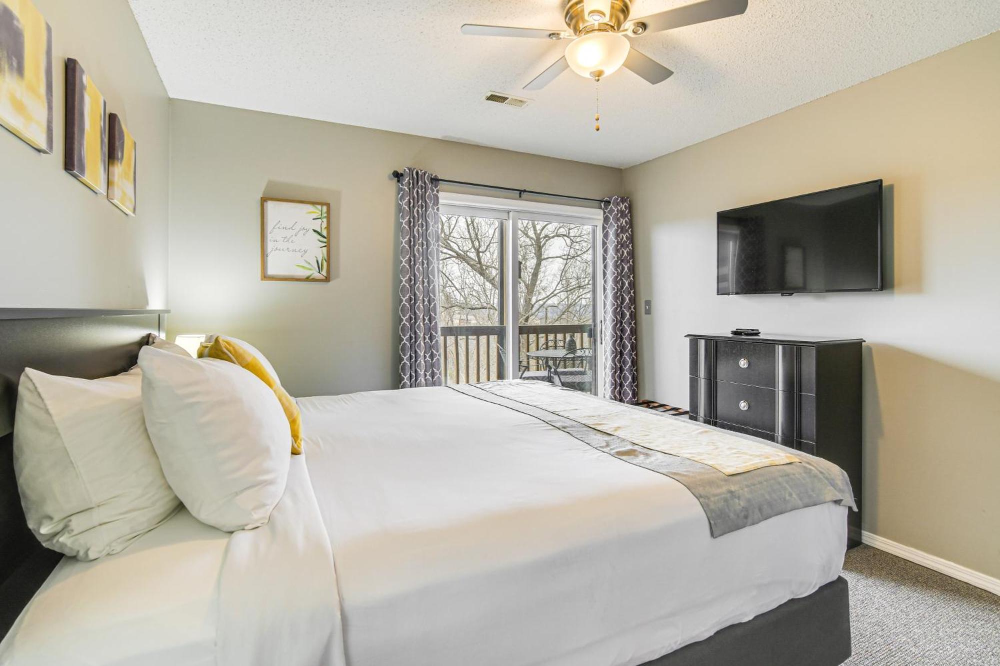Inviting Branson West Condo With Pool Access Экстерьер фото