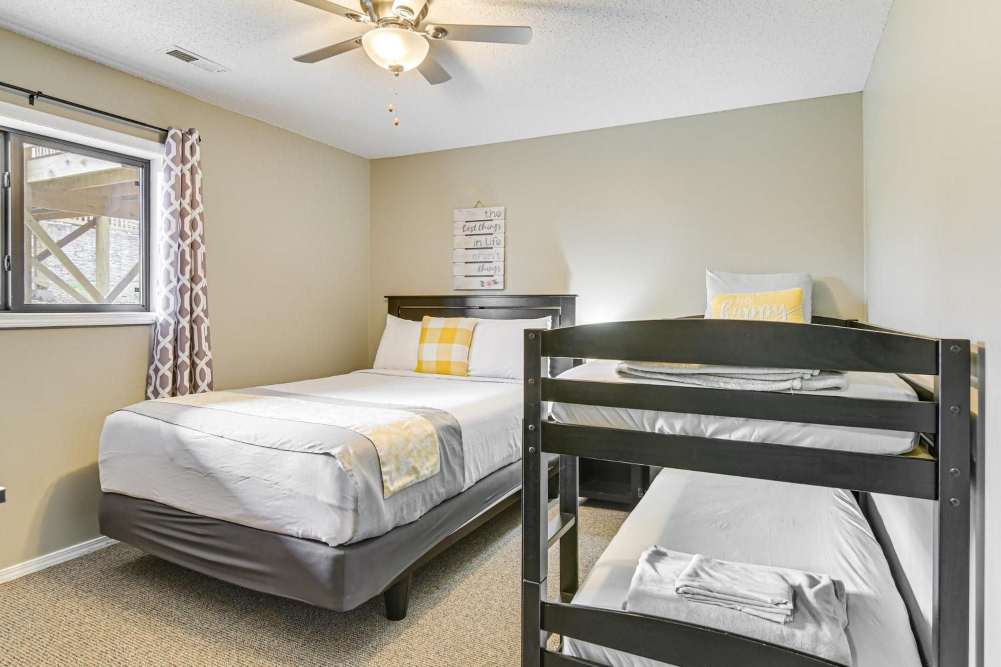Inviting Branson West Condo With Pool Access Экстерьер фото